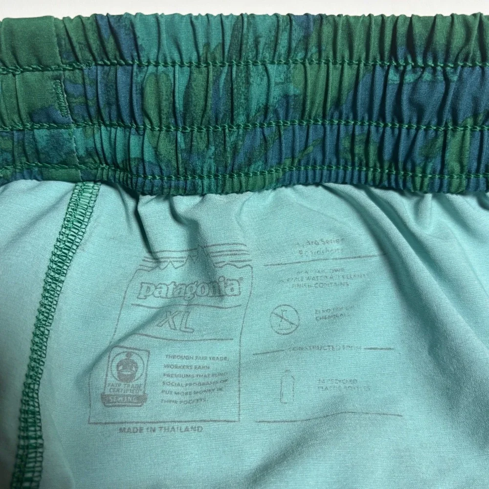 Patagonia hydro Volly Board Shorts Mens XL Green AOP Floral Tropical Beach